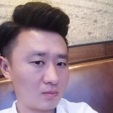 擺脫發(fā)型不好的日子，植發(fā)讓程序員小哥擺脫發(fā)型困擾！