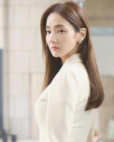 韓彩英現(xiàn)在怎么樣了?